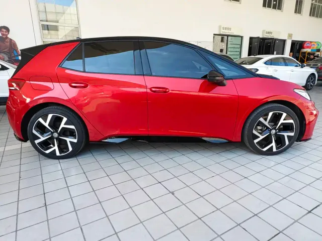 Volkswagen Volkswagen ID.3 2026 Smart Edition Ultimate GTX Package — Фото автомобиля 3