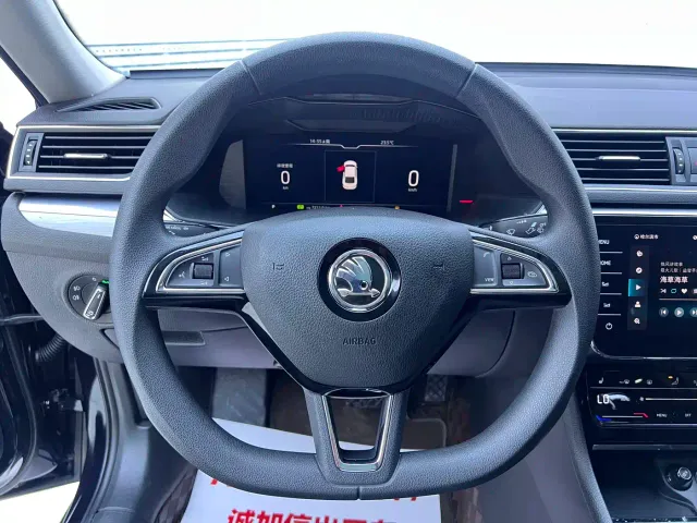 Skoda Superb — Фото автомобиля 10