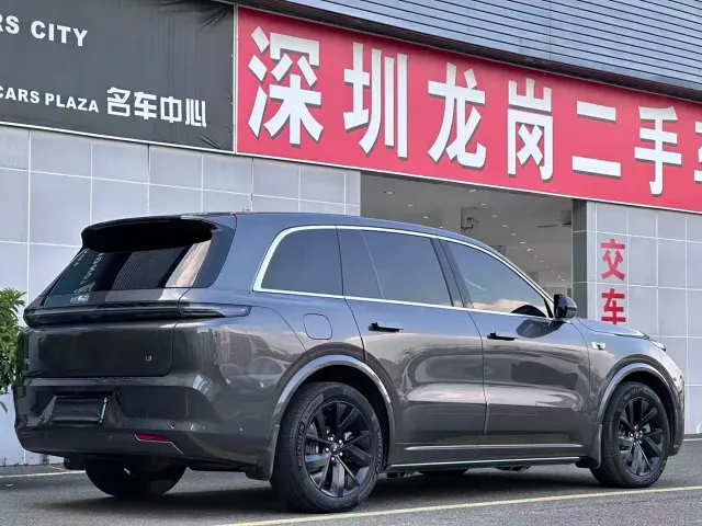 Li Auto L8 — Фото автомобиля 15