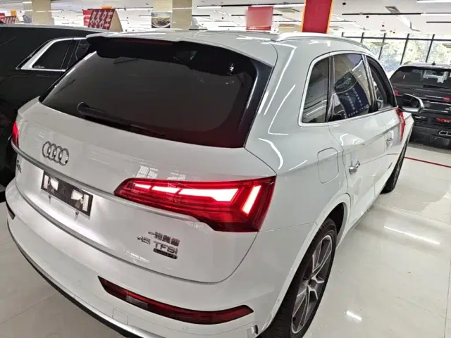 Audi Q5L — Фото автомобиля 6