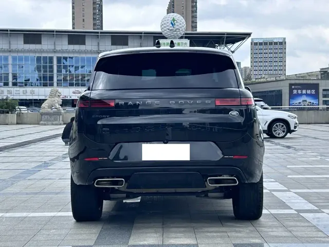 Land Rover Range Rover Sport — Фото автомобиля 7