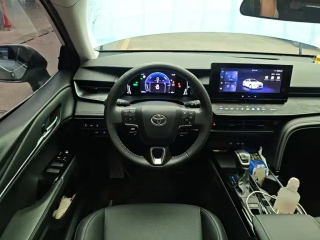 Toyota Camry — Фото автомобиля 10