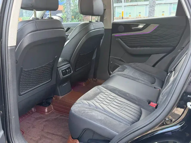 Hongqi HS5 — Фото автомобиля 6