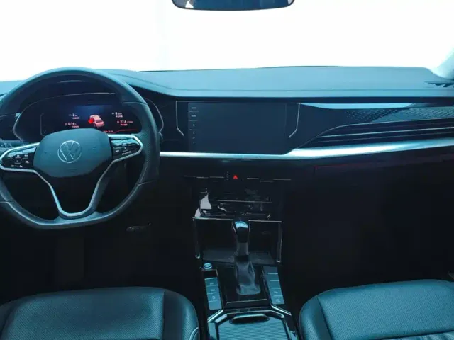 Volkswagen Passat — Фото автомобиля 12