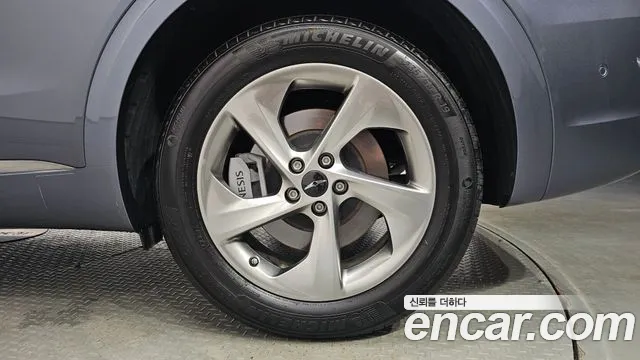 Genesis GV70 2.5T Бензин AWD — Фото автомобиля 18