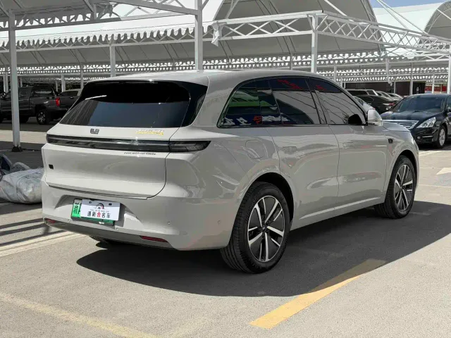 Li Auto L6 — Фото автомобиля 6