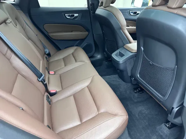 Volvo XC60 — Фото автомобиля 12