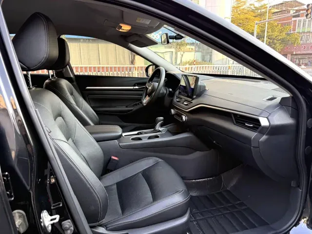 Nissan Teana — Фото автомобиля 7