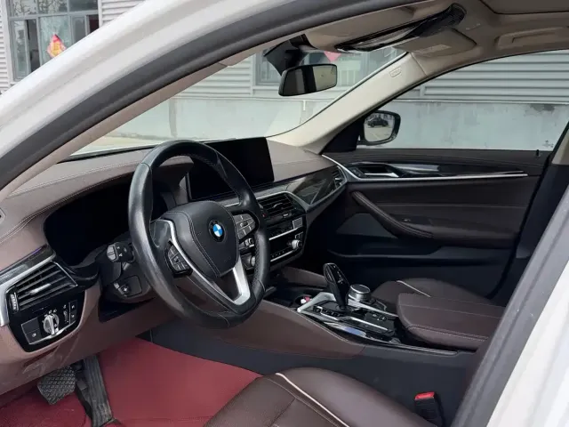 BMW 5 Series — Фото автомобиля 4