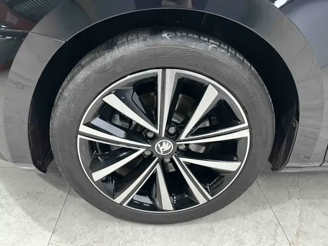 Skoda Superb — Фото автомобиля 25