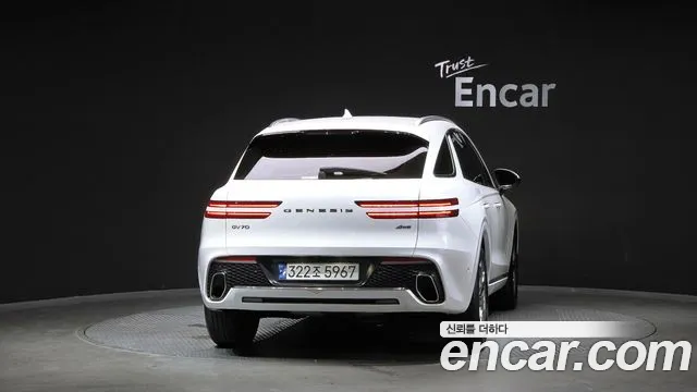 Genesis GV70 — Фото автомобиля 4