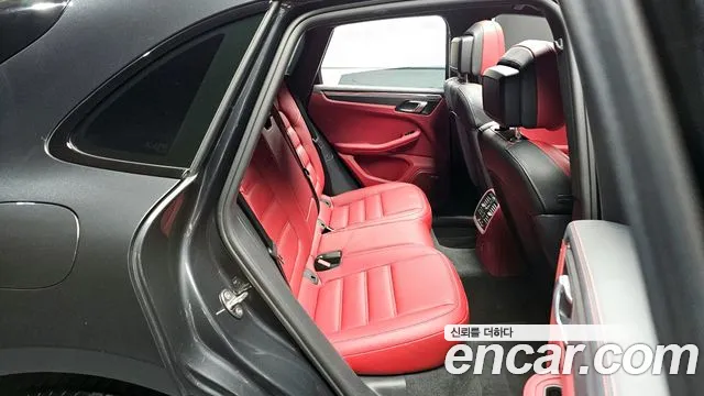 Porsche Macan — Фото автомобиля 11