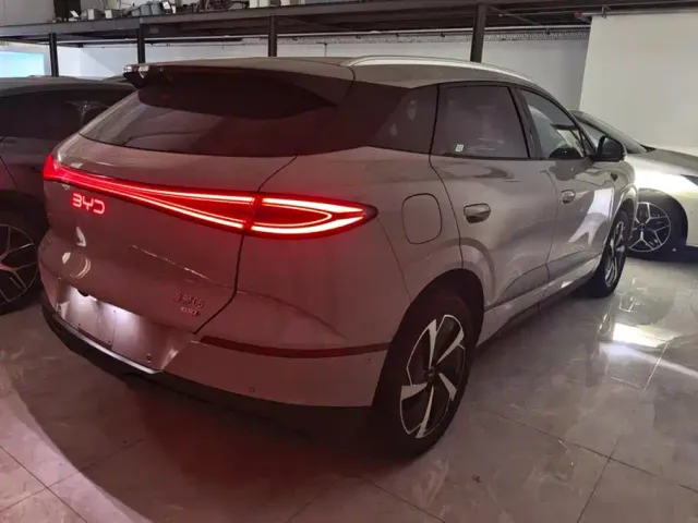 BYD Sealion 06 — Фото автомобиля 3