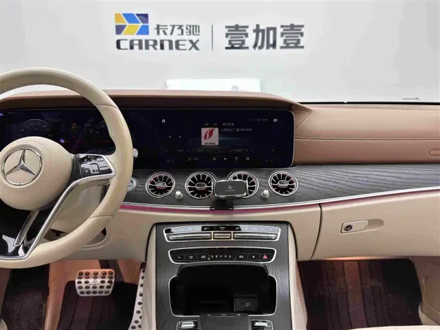 Mercedes-Benz E-Class — Фото автомобиля 12
