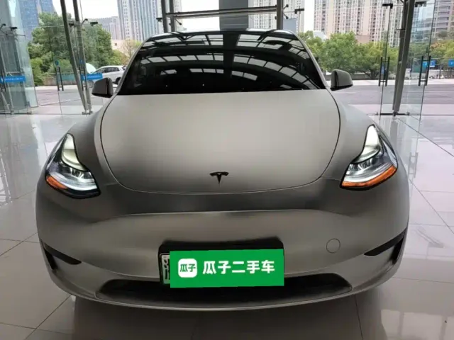 Tesla Model Y — Фото автомобиля 2