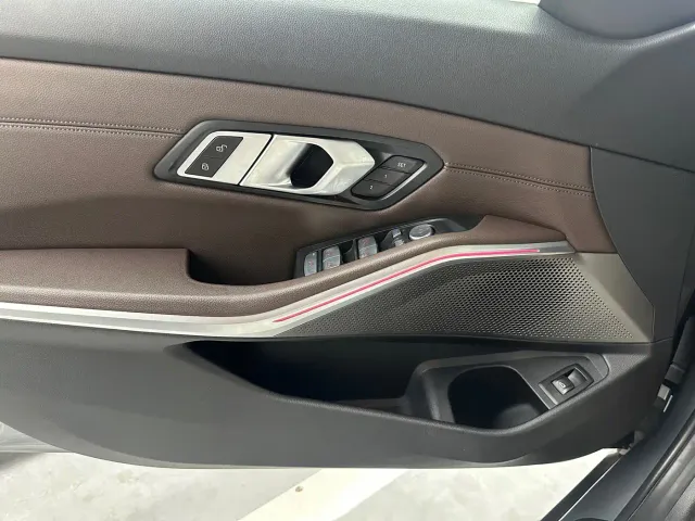 BMW 3 Series — Фото автомобиля 6