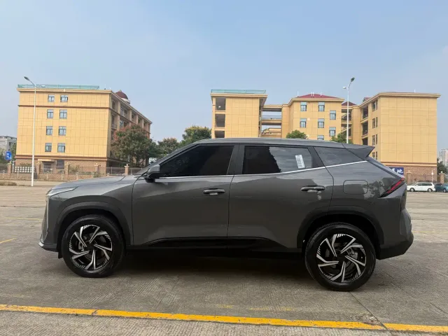 Geely Boyue — Фото автомобиля 10