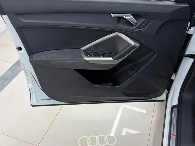 Audi Q3 — Фото автомобиля 7