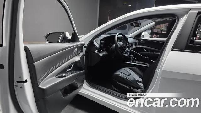 Hyundai Avante CN7 — Фото автомобиля 10