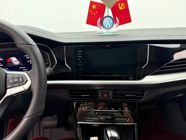 Volkswagen Passat 2025 Outstanding 380TSI Dragon Soaring Edition — Фото автомобиля 13