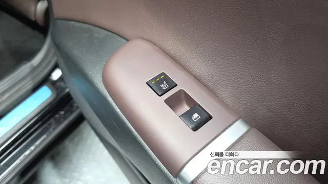 Hyundai Grandeur Grandeur (GN7) 2.5 Бензин 2WD — Фото автомобиля 15
