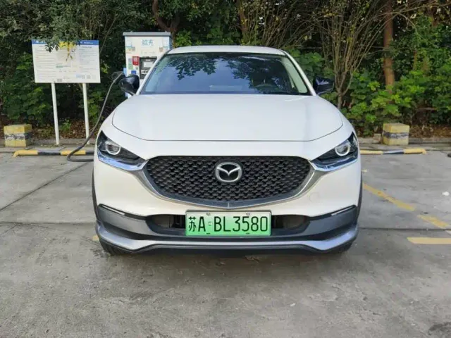 Mazda CX-30 EV — Фото автомобиля 2