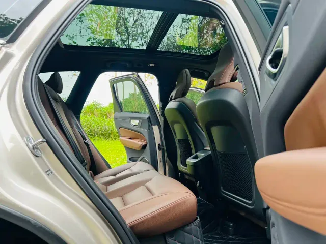 Volvo XC60 — Фото автомобиля 13