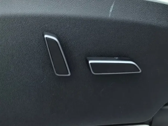 Tesla Model Y — Фото автомобиля 19