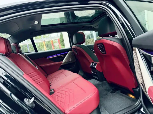 BMW 5 Series — Фото автомобиля 18