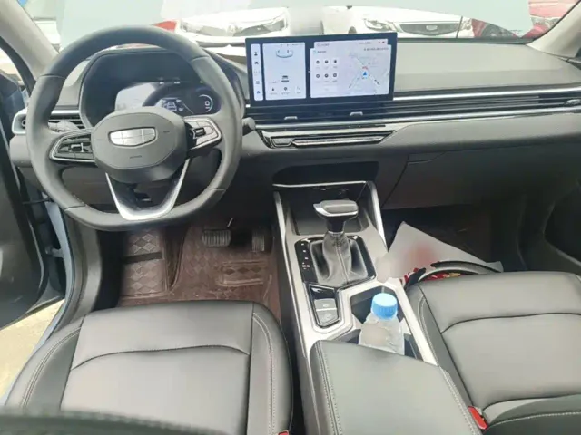 Geely Emgrand — Фото автомобиля 9