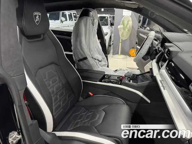 Lamborghini Urus — Фото автомобиля 8