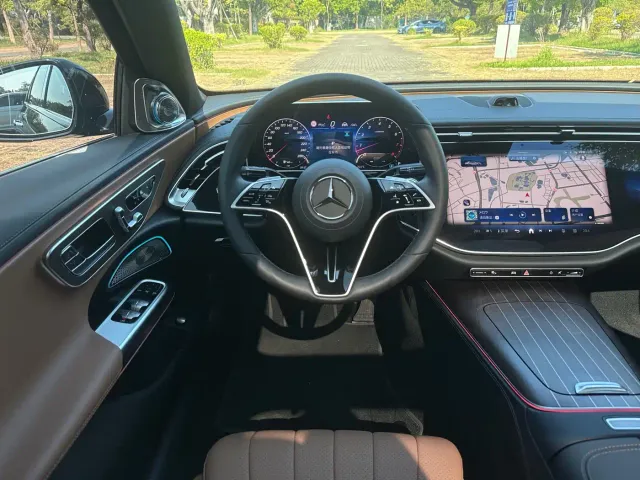 Mercedes-Benz E-Class — Фото автомобиля 17