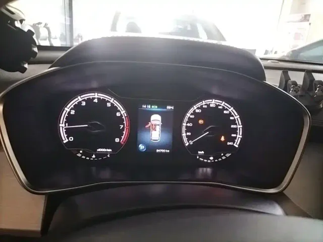 Geely Binyue — Фото автомобиля 11