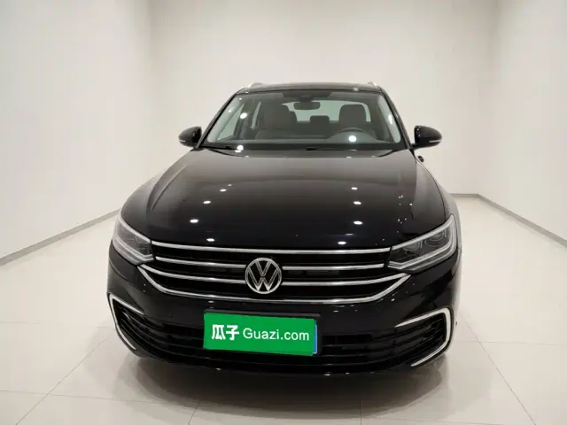 Volkswagen Tiguan L — Фото автомобиля 2