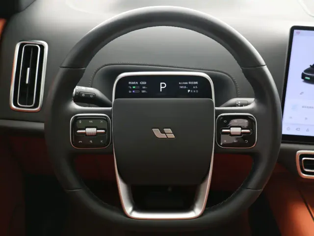 Li Auto L7 — Фото автомобиля 11