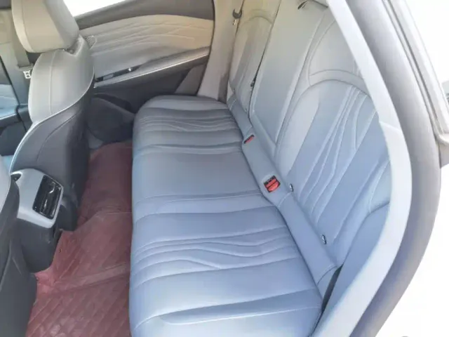 Geely Galaxy E8 — Фото автомобиля 16