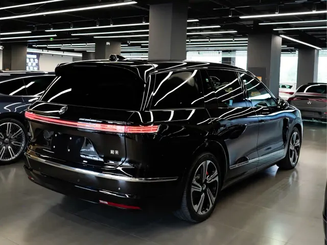 Nio ES8 — Фото автомобиля 3