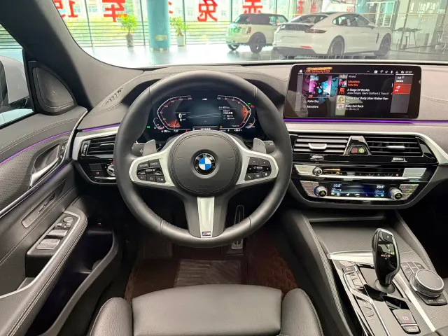 BMW 6 Series Gran Turismo — Фото автомобиля 12
