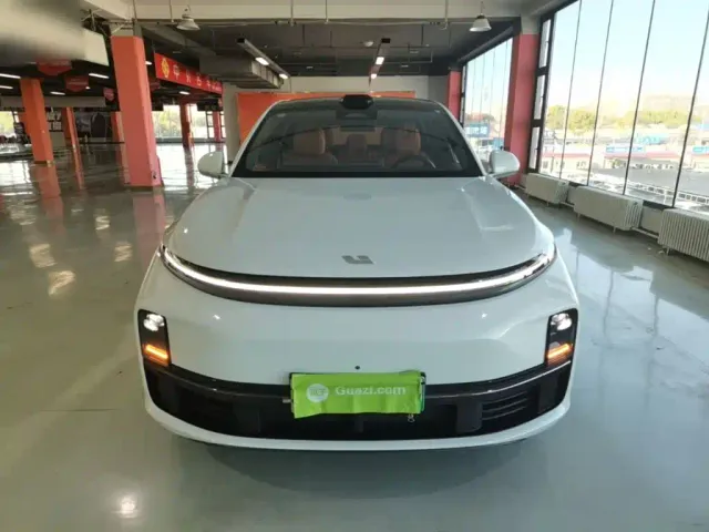 Li Auto L7 — Фото автомобиля 2