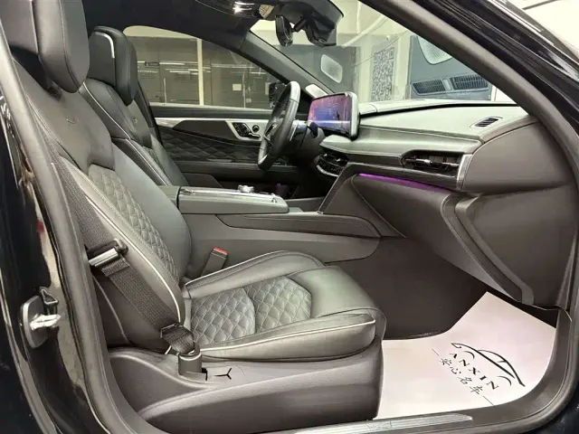 Cadillac CT6 — Фото автомобиля 17