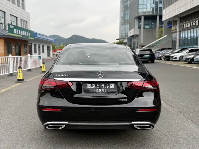 Mercedes-Benz E-Class — Фото автомобиля 11