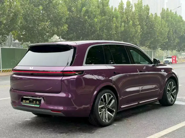 Li Auto L8 — Фото автомобиля 9
