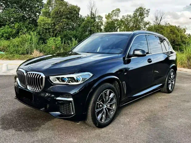 Фотография автомобиля — BMW X5