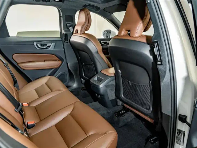 Volvo XC60 — Фото автомобиля 21