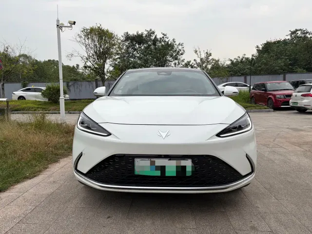 Arcfox Alpha S — Фото автомобиля 2
