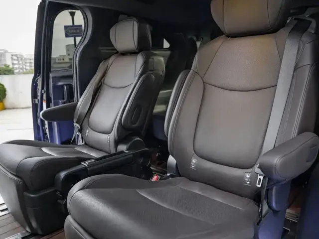 Toyota Granvia — Фото автомобиля 14