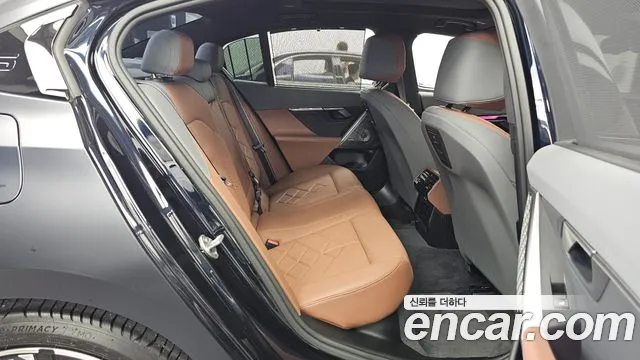 BMW i5 — Фото автомобиля 10