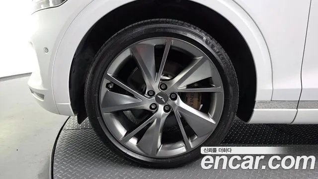 Genesis GV70 — Фото автомобиля 5