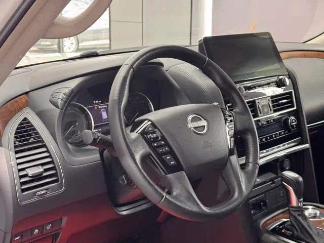 Nissan Patrol — Фото автомобиля 12
