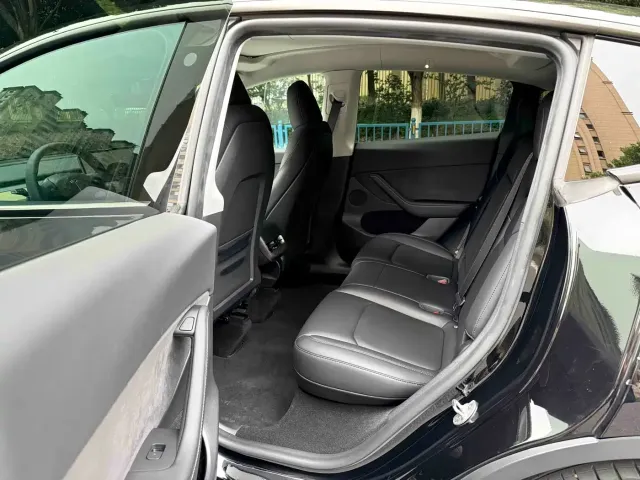 Tesla Model Y 2022 Facelift Rear-Wheel Drive Version — Фото автомобиля 8